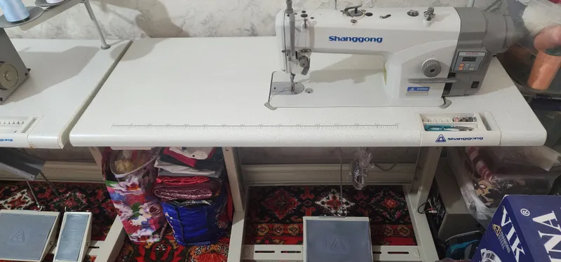 Продаётся оверлок и прямострочная швейная машинка 1 Продаётся оверлок и прямострочная швейная машинка 1