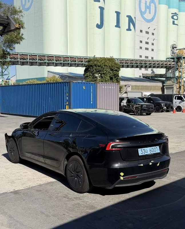 TESLA MODEL 3 2026/27 2 TESLA MODEL 3 2026/27 2