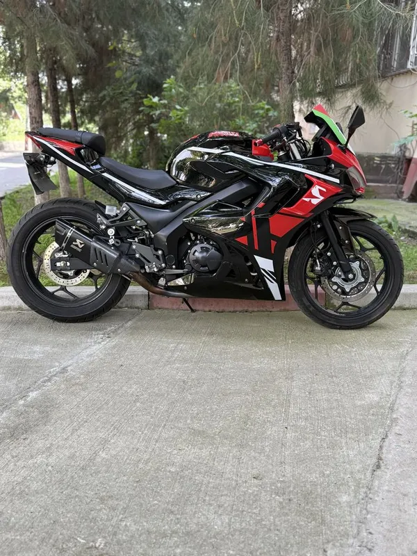 Китайский мотоцикл Panigale 300 Bikeland
