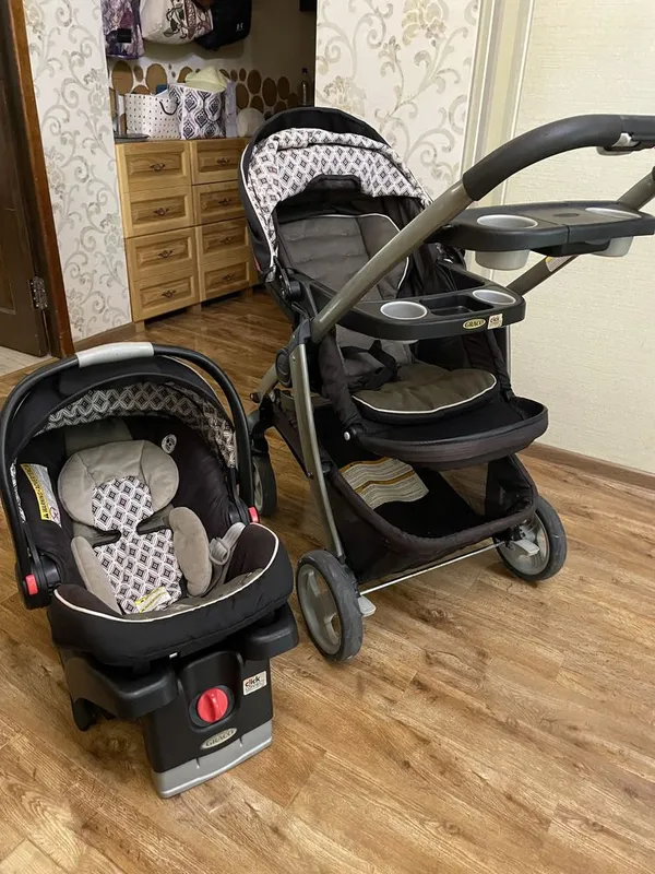 Коляска и автокресло Graco Click Connect 3 in 1