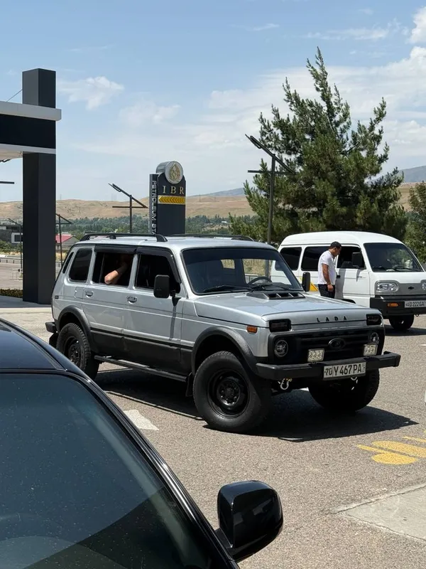 Нива Niva 2131 в зорошем состаяние. 1 Нива Niva 2131 в зорошем состаяние. 1
