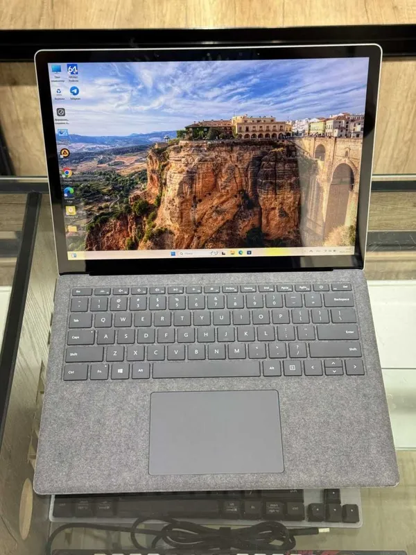 Microsoft surface laptop 4 core i5-1145G7 ram 8 ssd 256 1 Microsoft surface laptop 4 core i5-1145G7 ram 8 ssd 256 1