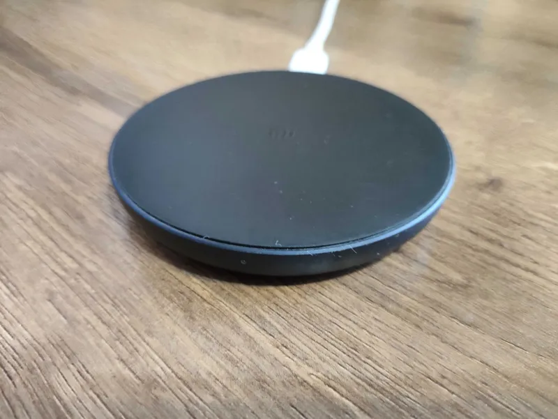 Xiaomi Mi Wireless Charging Pad, беспроводная сетевая зарядка — фото 1