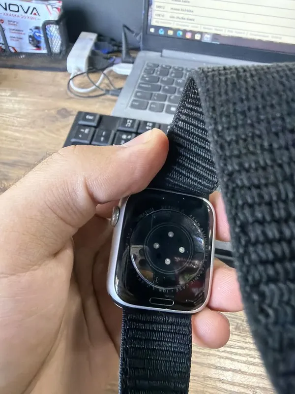 Apple watch 9 silver 4 Apple watch 9 silver 4