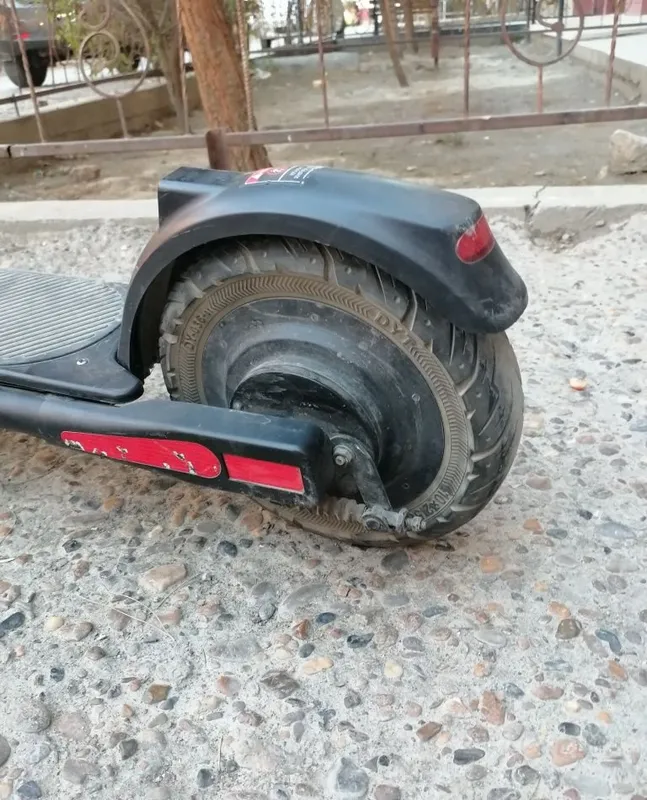 Электросамокат HOVERBOT UN 01 1 Электросамокат HOVERBOT UN 01 1