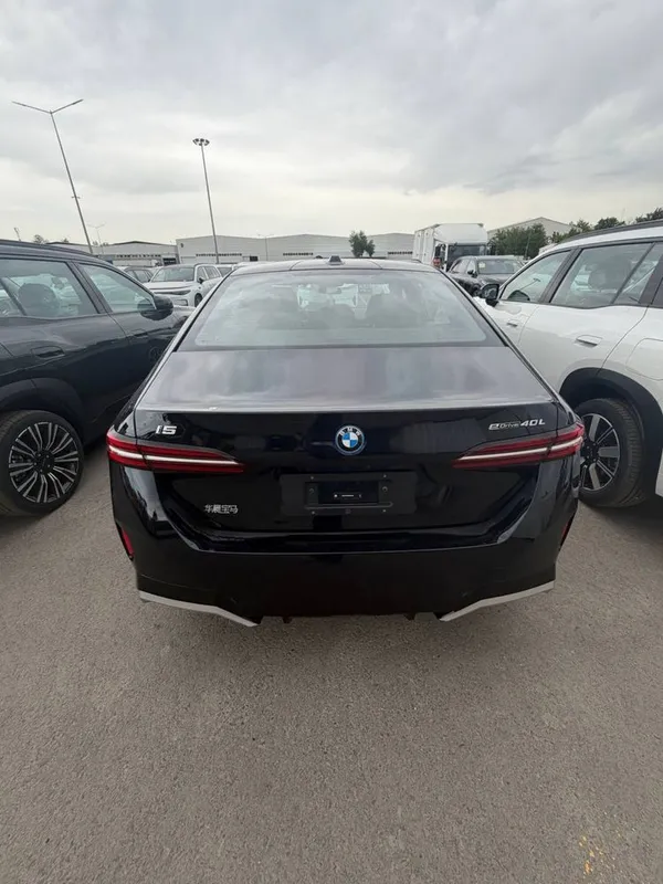 Bmw i5 40L рестайлинг 2025 2 Bmw i5 40L рестайлинг 2025 2