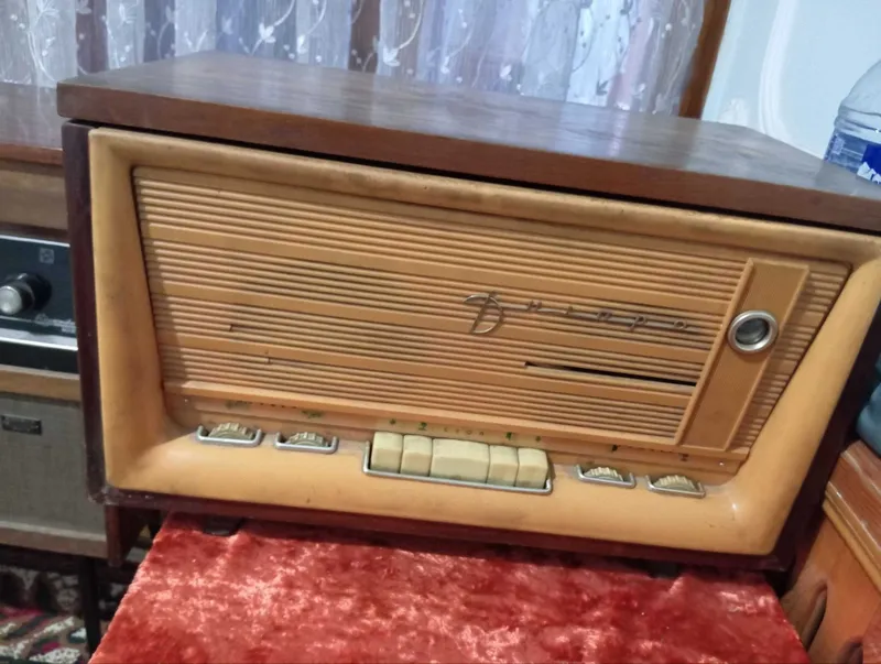 Продаётся Радиола RIGONDA и другие радио магнитафоны из СССР 1 Продаётся Радиола RIGONDA и другие радио магнитафоны из СССР 1