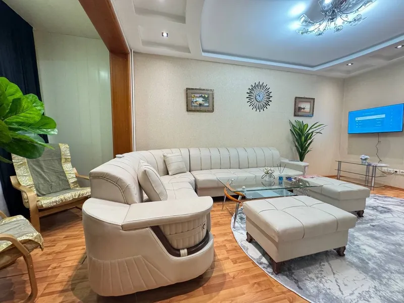 Chilonzor 16 kvartal bez makler uy 370$