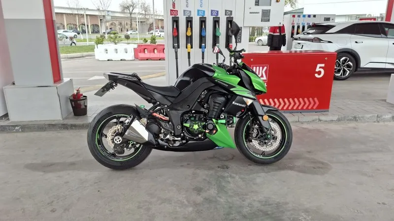 Мотоцикл Kawasaki Z1000 — фото 1