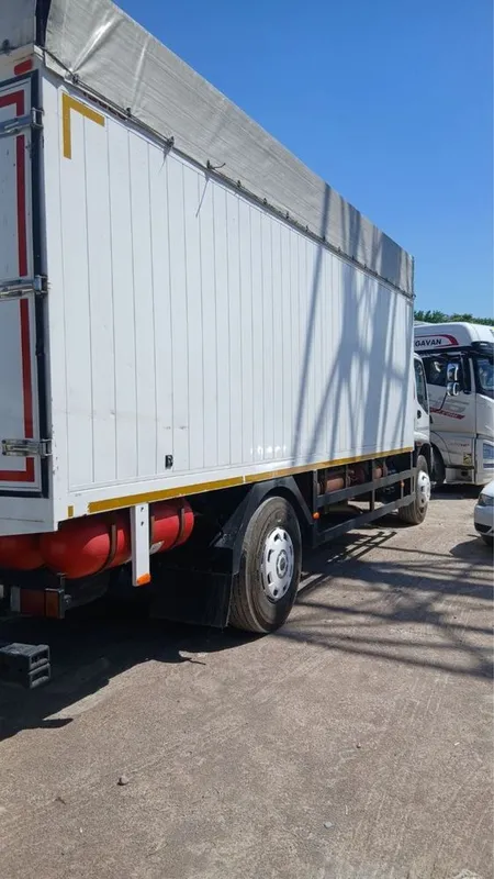 Isuzu 10 tonnalik 2022 yil — фото 1