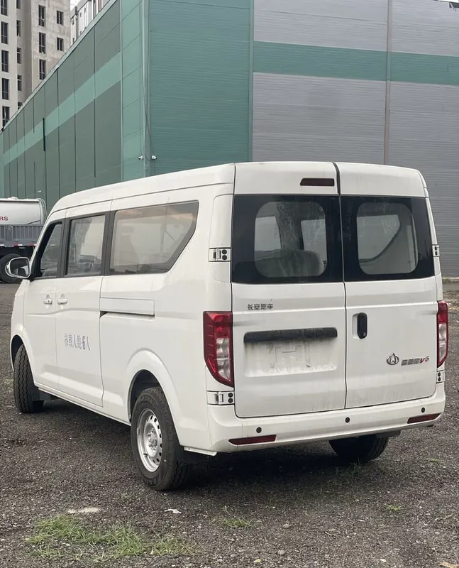 Changan V5 minivan 2
