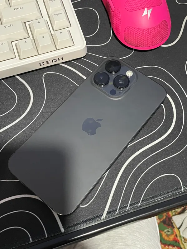 iPhone 15 Pro Max 6