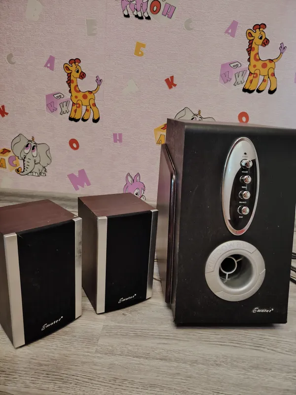 Продам сабвуфер с колонками Emater 2.1 1