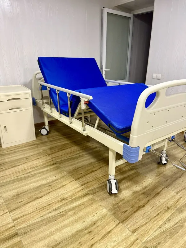 Многофункциональная кровать для ухода за больными в аренду 1