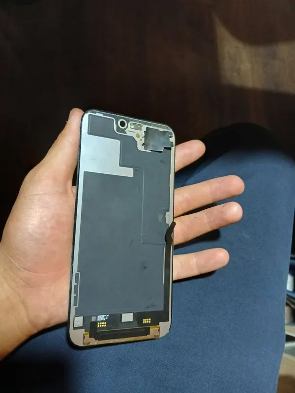 Iphone 14 pro max ekrani bor yechma 2