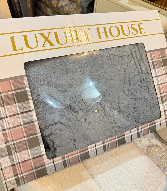 Luxur House Momiq Pled