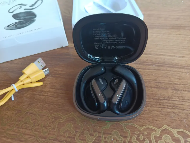 quloqchin airpod yengi