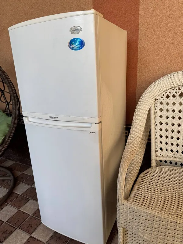 Продается холодильник б/у 2 Продается холодильник б/у 2