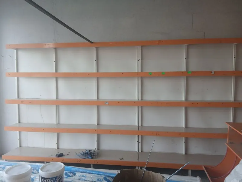 Polka magazin uchun sotiladi