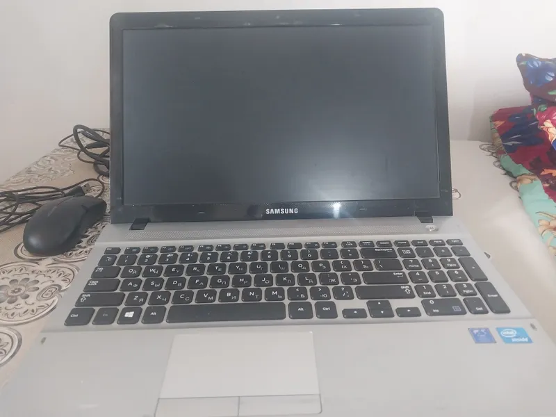 SAMSUNG NOUTBOOK 4