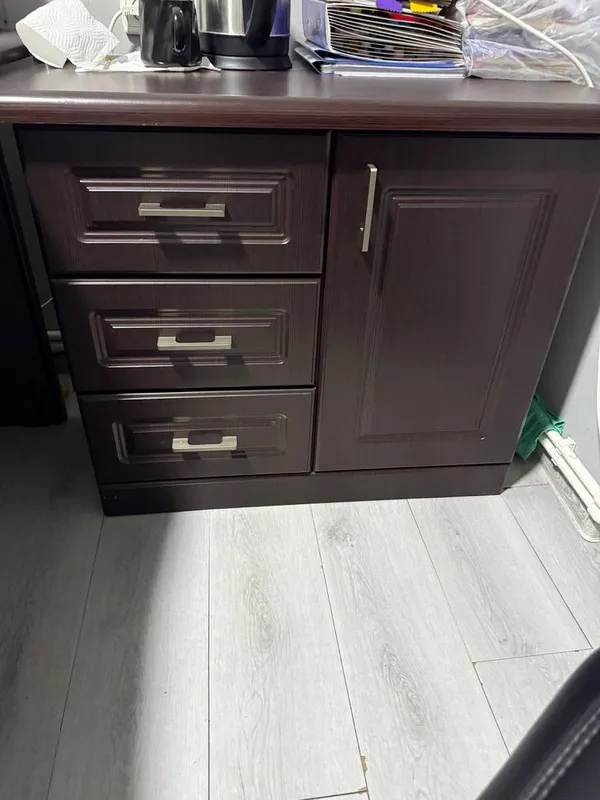 Ofis mebellari srochni sotiladi, komplekt yoki aloxida sotiladi. 3 Ofis mebellari srochni sotiladi, komplekt yoki aloxida sotiladi. 3