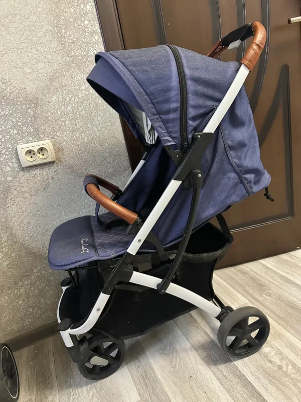 Продам коляску чемодан
