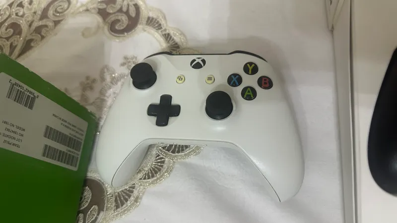 Xbox One S 500GB 2
