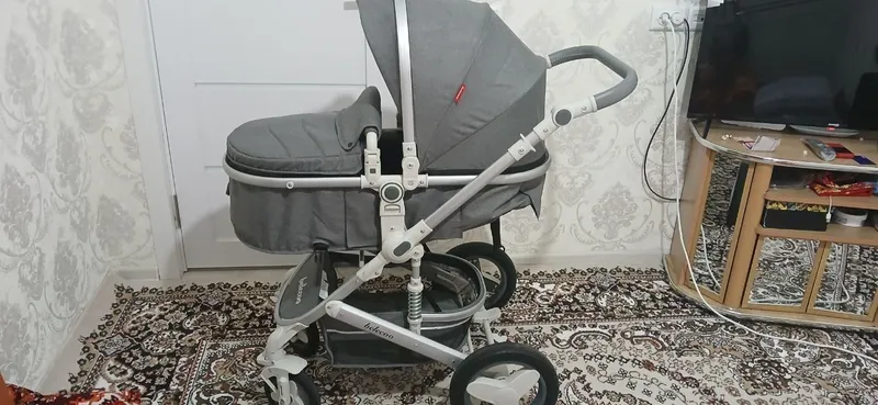 Срочно продаётся коляска 1