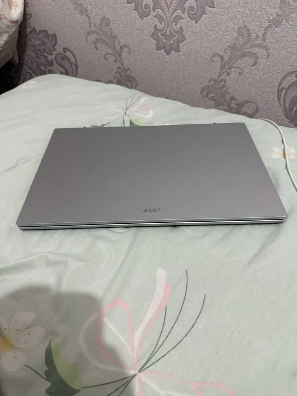 Noutbuk sotiladi! 2