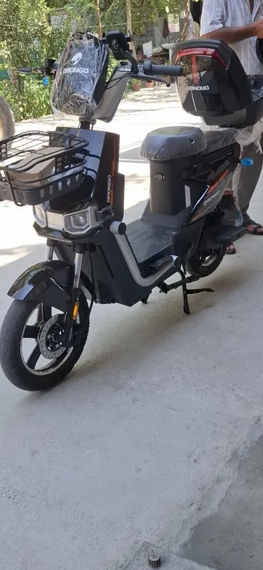 Skuter sotiladi yangi holatta
