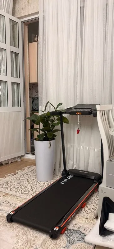 Продаю беговую дорожку GENAU S50 Slim