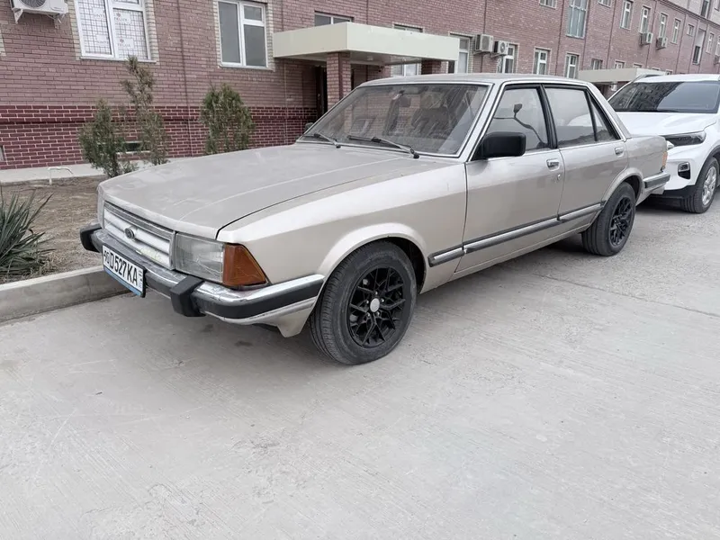 Ford Granada 2.8 — фото 3
