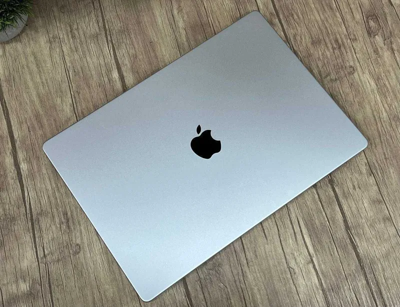 как новый MacBook Pro 16 M2Pro / 32Gb / 512Gb Silver 4 как новый MacBook Pro 16 M2Pro / 32Gb / 512Gb Silver 4