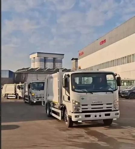 ISUZU NPR 82L мусоровоз 1