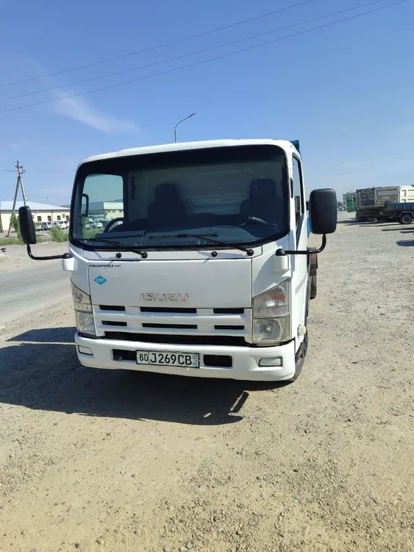 Isuzu samosval sotiladi