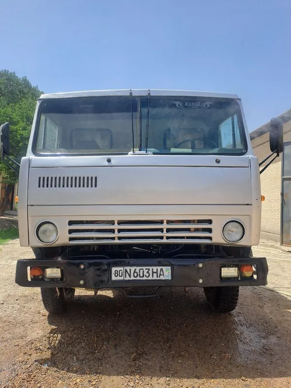 Kamaz sotiladi ramasi butun
