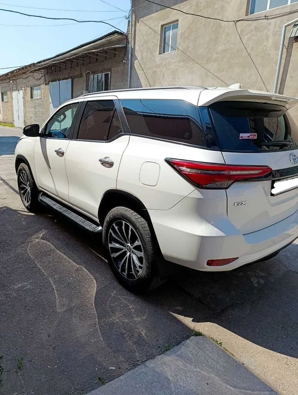 Toyota Fortuner Надёжный Внедорожник 7 мест — фото 2 Toyota Fortuner Надёжный Внедорожник 7 мест — фото 2