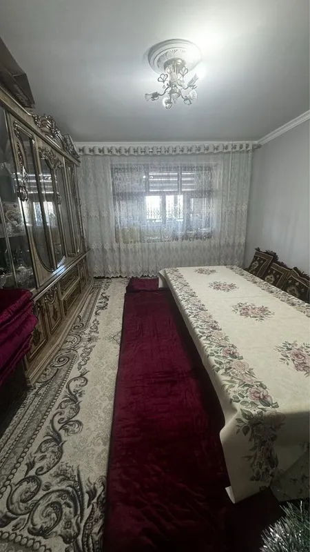 Uy sotiladi 3 xonali kv dakumentdan muammosi yoq ozim yashab turgan uy