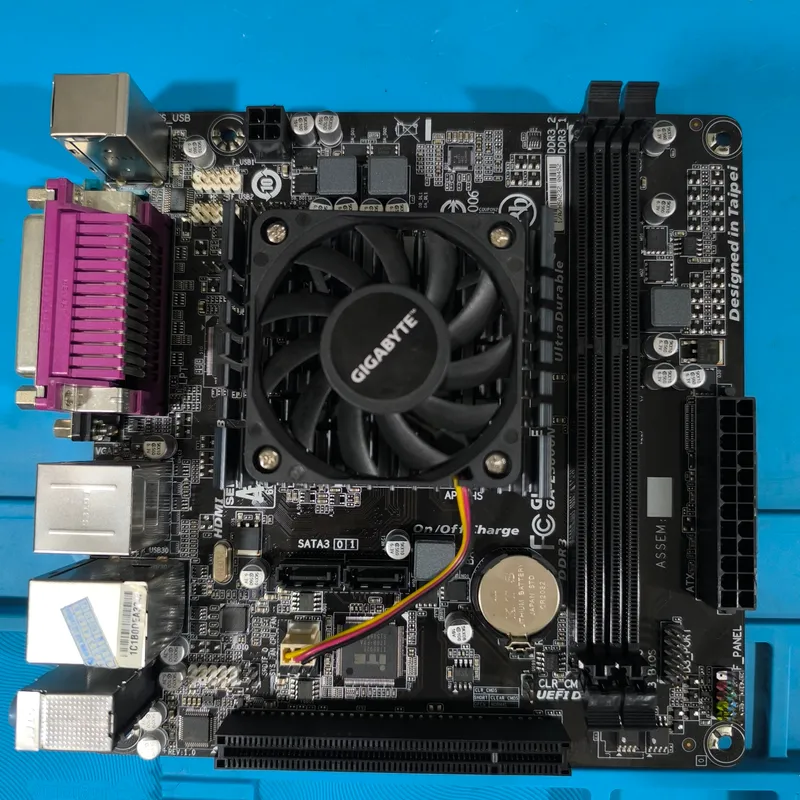 Материнская плата Gigabyte E3800N 3 Материнская плата Gigabyte E3800N 3