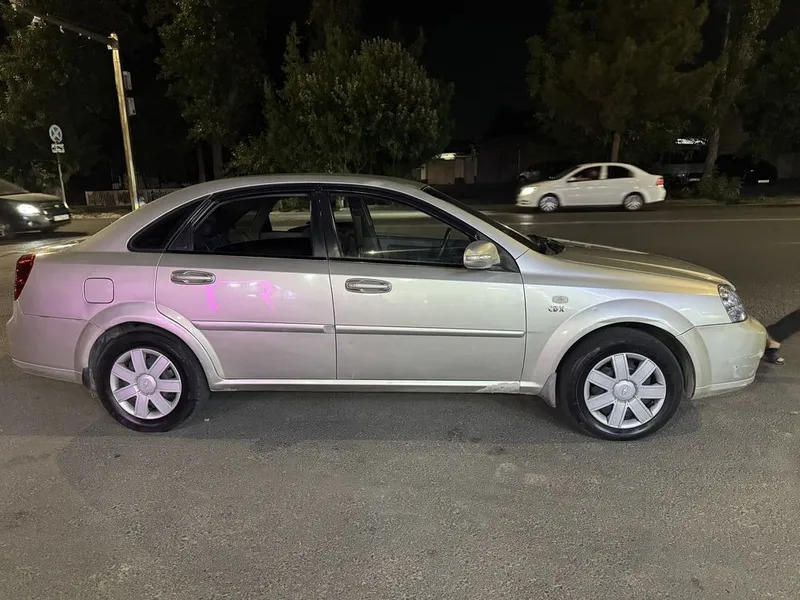 Srochno Lacetti 2009 sotiladi 4