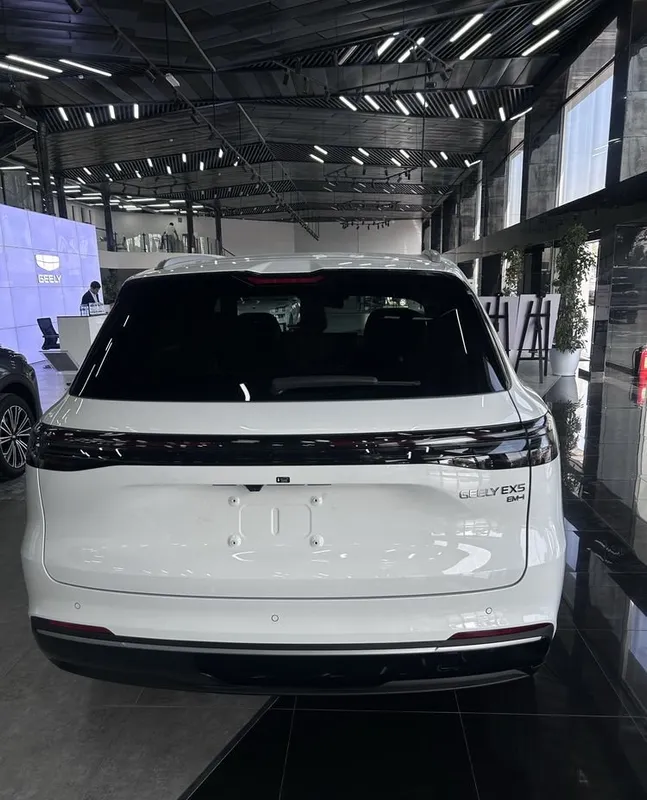 Geely ex5 im gibrid, electr 4 Geely ex5 im gibrid, electr 4