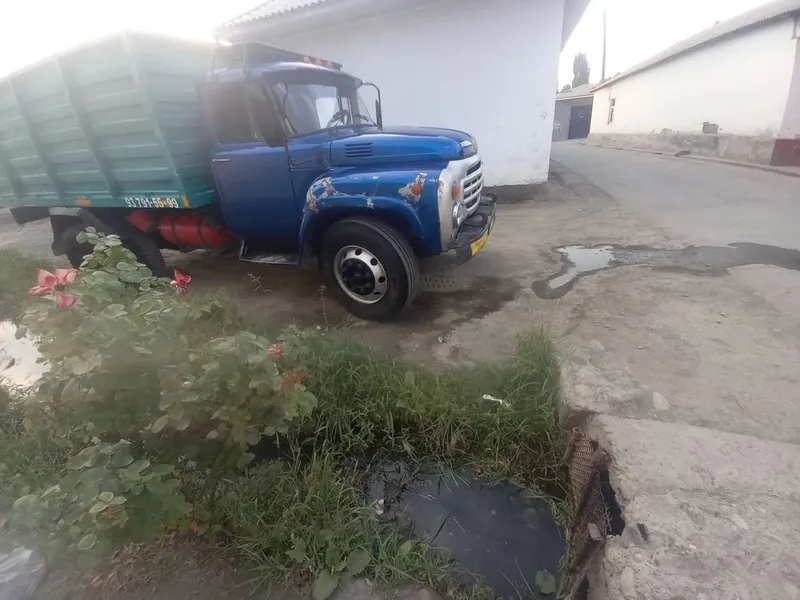 Zil 130 sotladi 87 yil holati zur ishlab turgan moshina 2 Zil 130 sotladi 87 yil holati zur ishlab turgan moshina 2