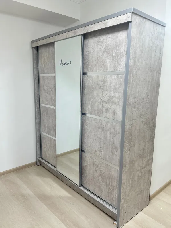 Shkaf kupe razmeri 180/200
