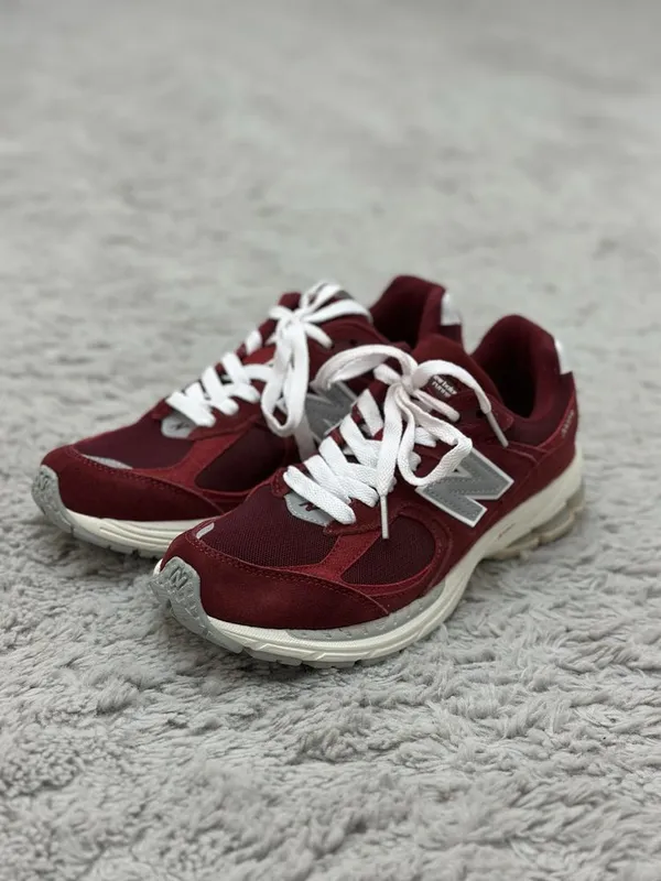 Кроссовки New balance 2002r Red colour