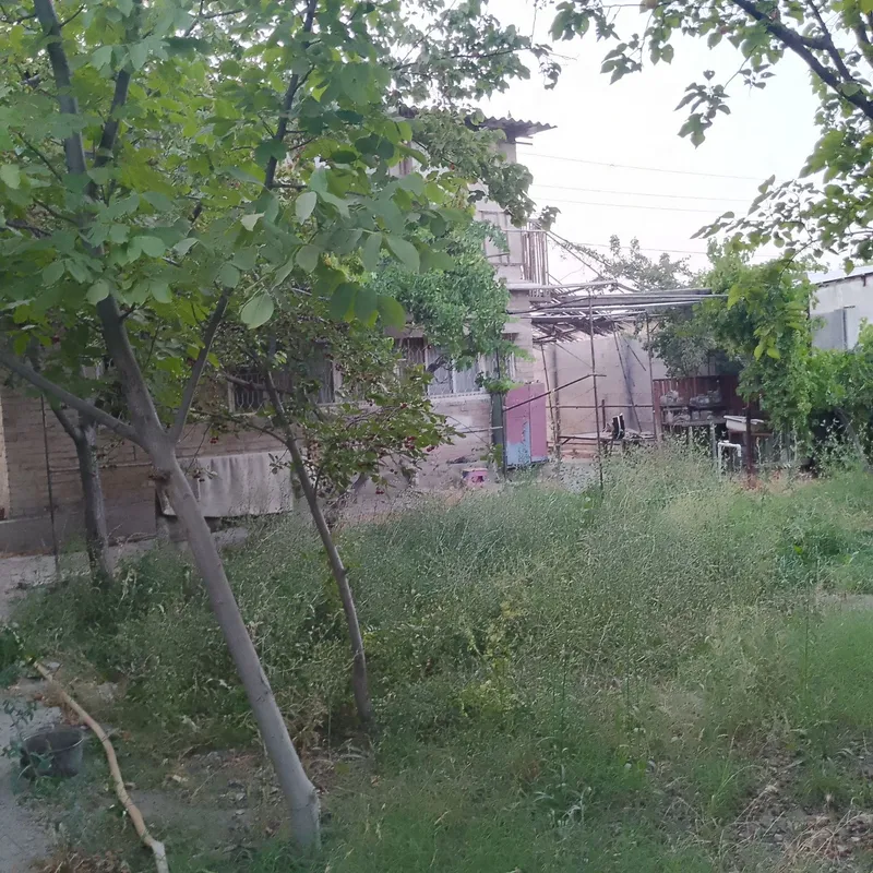 Dacha sotiladi ,2 qavatli,1 qavat 3 xona, 2 qavat 2 xona, sarayi bor — фото 1
