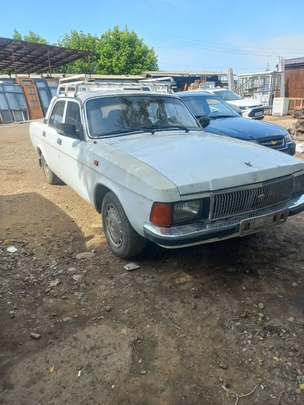 Gaz 3102 volga srochniy sotiladi