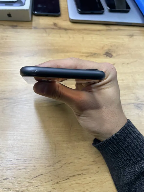 Iphone 11 black — фото 1