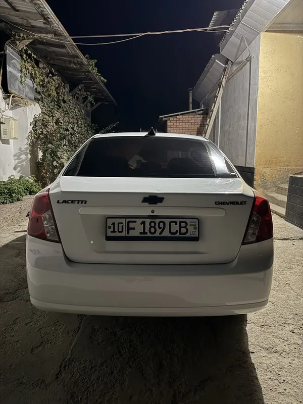 Lacetti 1.8 2009 2