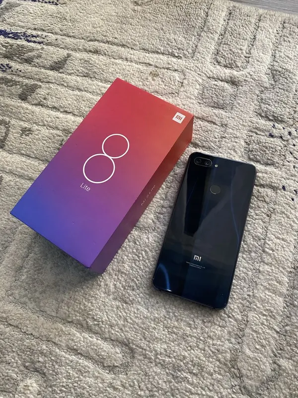 Mi 8 layt 64gb sotladi — фото 1