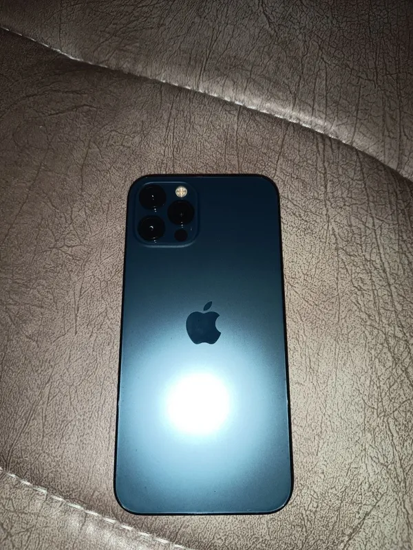 Iphone 12 pro holati idial ochilmagan
